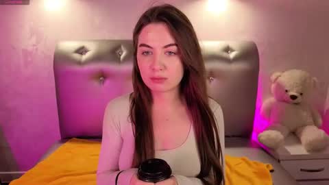 Lilia online show from 11-07-25, 05:13