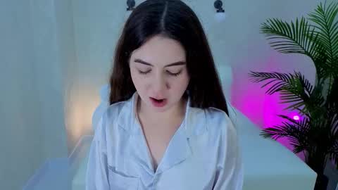 Lilia online show from 11-21-25, 05:00