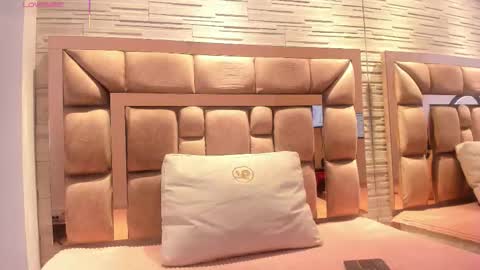 Snapshot of lilian_starfire chatting on 12-05-25, 07:54 LILIAN online show from 12-05-25, 07:54