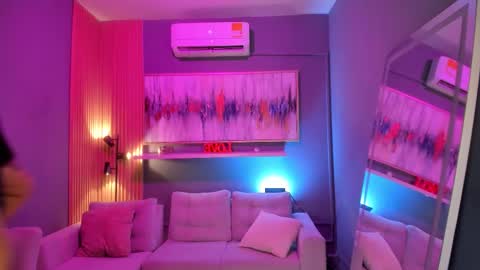 holis soy lily chang no olvides el pulgar arriba es muy importante para mi 3 independent model online show from 03-25-26, 08:04