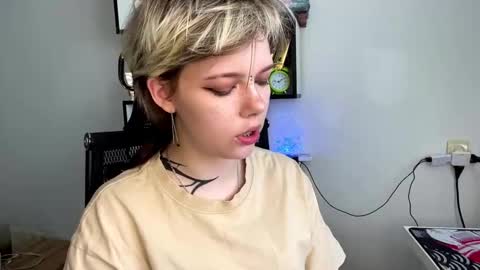 Lilian online show from 03-24-26, 07:24