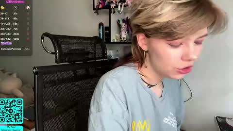 Lilian online show from 05-15-26, 07:26