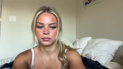 Snapshot of lilianjadee chatting on 07-15-26, 07:30 lilianjadee online show from 07-15-26, 07:30
