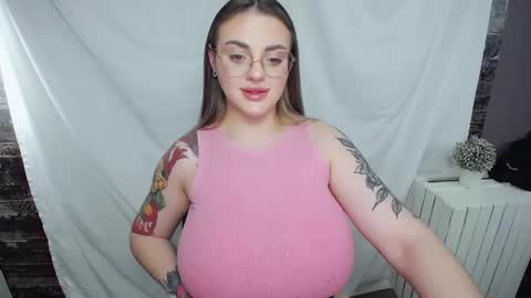 Snapshot of liliaterenzi_ chatting on 01-31-25, 11:03 Lilia online show from 01-31-25, 11:03