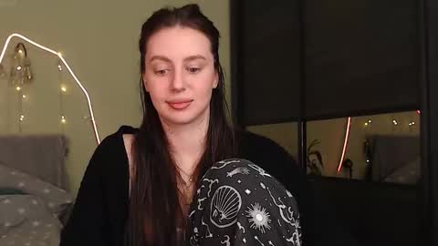 Lilu online show from 10-11-25, 08:51