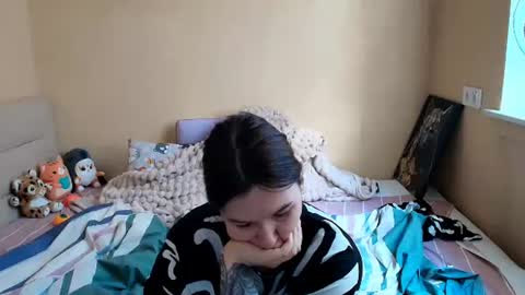 Snapshot of liliawoolf chatting on 10-15-25, 07:19 liliawoolf online show from 10-15-25, 07:19