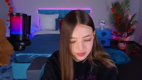 Lili Bakery online show from 11-03-25, 03:41