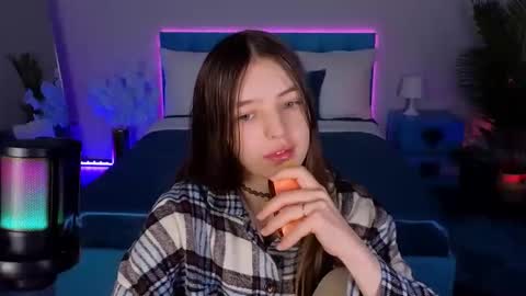 Lili Bakery online show from 11-29-25, 02:47