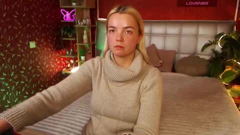 Lilie online show from 02-17-25, 06:26