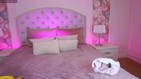 lilielfie online show from 12-14-25, 09:41