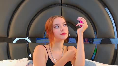 Snapshot of lilifox18 chatting on 03-09-25, 07:05 Lili online show from 03-09-25, 07:05