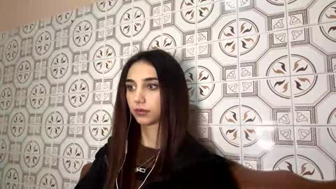 Lina online show from 11-12-25, 10:09