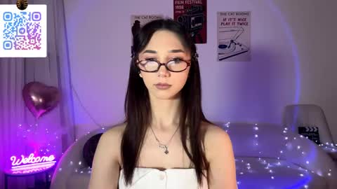 Lina online show from 05-17-26, 10:06