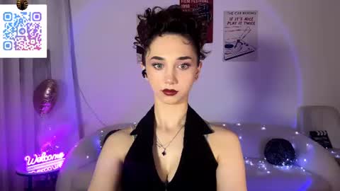 Lina online show from 06-17-26, 10:10