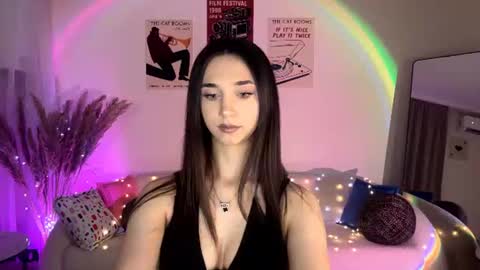 Lina online show from 07-19-26, 10:24