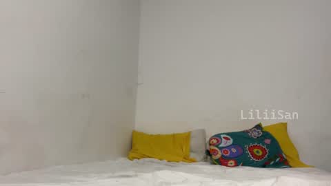 Snapshot of liliisan chatting on 07-18-26, 04:16 LiliSan online show from 07-18-26, 04:16