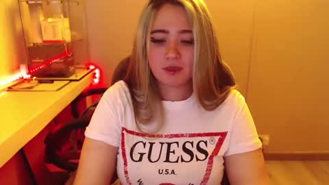 Snapshot of liliith_zeniith chatting on 05-30-26, 04:31 Liliith online show from 05-30-26, 04:31