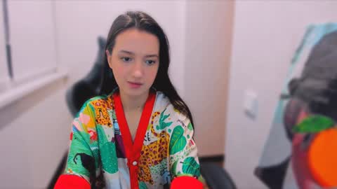 Snapshot of lililaluna chatting on 01-13-25, 05:23             ...  online show from 01-13-25, 05:23