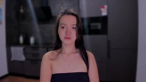 Snapshot of lililaluna chatting on 02-14-25, 07:02             ...  online show from 02-14-25, 07:02