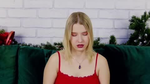 LiliLinn online show from 01-13-25, 04:18