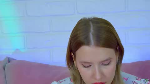 LiliLinn online show from 10-09-25, 07:50