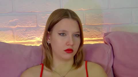 LiliLinn online show from 12-05-25, 05:05