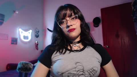 Snapshot of lililiu chatting on 01-22-25, 01:42 Molly online show from 01-22-25, 01:42