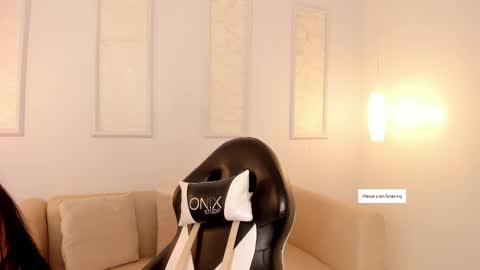 Snapshot of lilily_lv chatting on 09-10-25, 12:16 Lilly online show from 09-10-25, 12:16