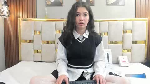 Snapshot of lilimini032 chatting on 05-30-26, 08:39 lilimini online show from 05-30-26, 08:39
