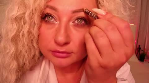 Lilit online show from 09-30-25, 05:18