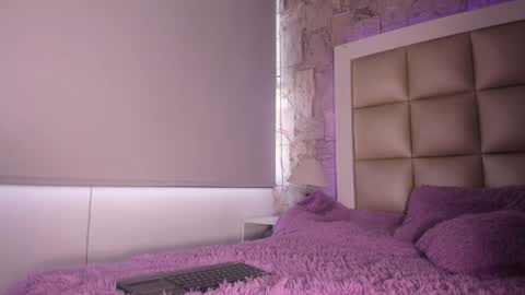 Snapshot of lilit_jade chatting on 12-13-24, 01:22 Lilit online show from 12-13-24, 01:22