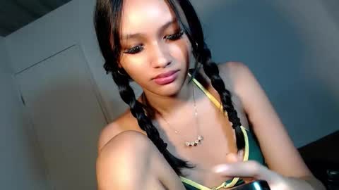 Snapshot of lilit_sensual chatting on 02-19-26, 12:45 Chloe online show from 02-19-26, 12:45