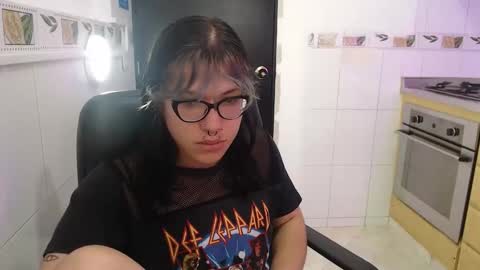 lilith  online show from 04-28-26, 01:05