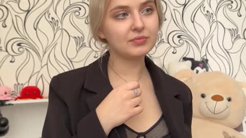 Lilly online show from 03-10-26, 11:37