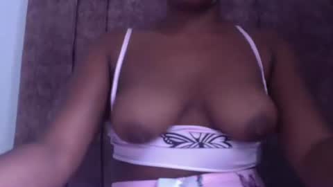 Snapshot of lilith_lala chatting on 02-03-25, 10:36 tina online show from 02-03-25, 10:36
