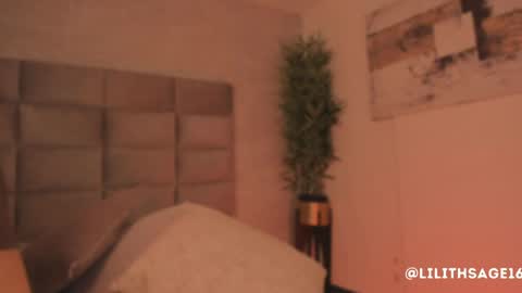 lilith_sage_ online show from 04-21-26, 07:50