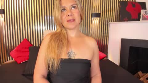 Snapshot of lilithbonnet chatting on 10-05-25, 03:10 online show from 10-05-25, 03:10