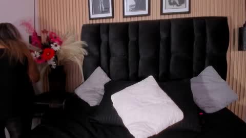 Snapshot of lilithbonnet chatting on 12-05-25, 06:04 online show from 12-05-25, 06:04