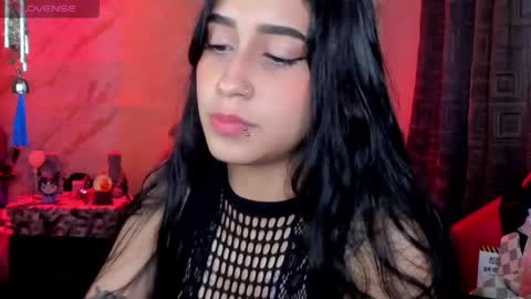 Snapshot of lilithcollins chatting on 05-29-26, 04:27 LILIKTH online show from 05-29-26, 04:27