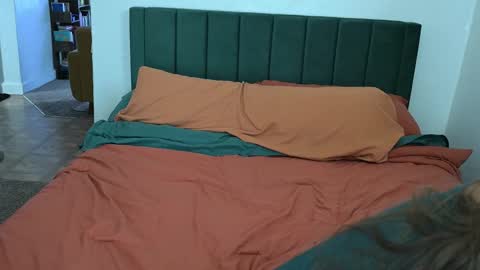 L online show from 10-18-25, 09:48