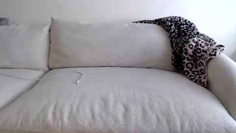 Snapshot of liljbby chatting on 12-22-25, 07:00 Jay please help me reach 50 thumbs up online show from 12-22-25, 07:00