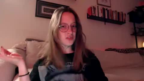 Snapshot of liljbby chatting on 02-04-26, 02:50 Jay please help me reach 50 thumbs up online show from 02-04-26, 02:50