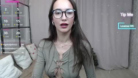 Lillian online show from 01-23-25, 01:56