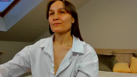 lillian_white1 online show from 02-13-25, 11:06