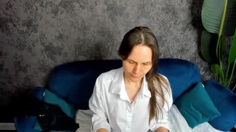 lillian_white1 online show from 02-23-25, 01:32