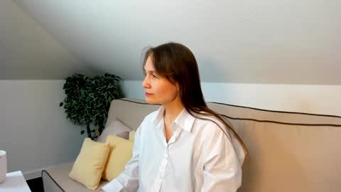 lillian_white1 online show from 02-27-25, 09:00