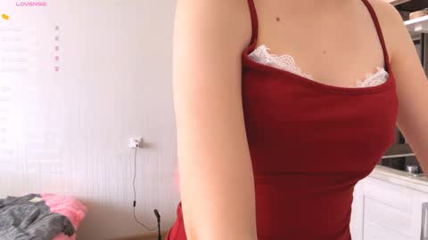 Snapshot of lillianadejager chatting on 05-27-26, 03:36 Nelly online show from 05-27-26, 03:36