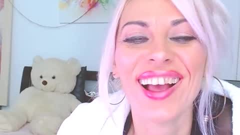 Lara online show from 11-04-25, 08:30