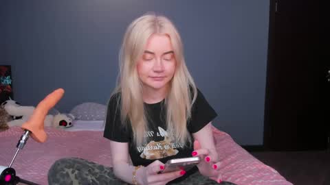 lillie_berry online show from 05-10-26, 05:34