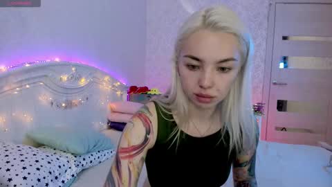 LilliMoore online show from 09-19-25, 11:38